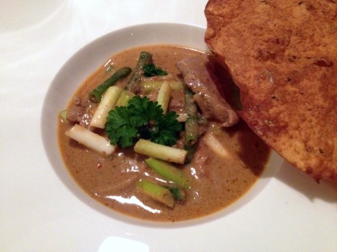 curry gepocheerde eens pappadums